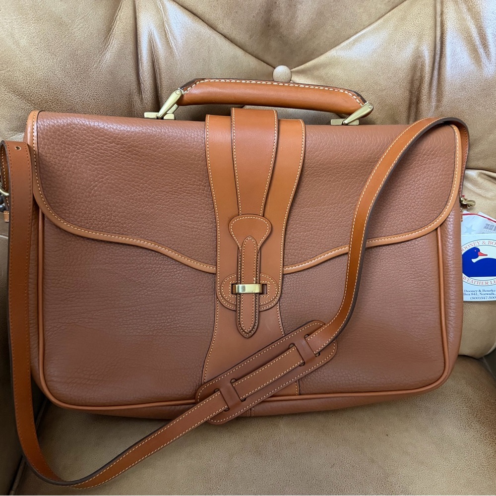 Dooney & Bourke Vintage New Tan Leather Briefcase Messenger bag